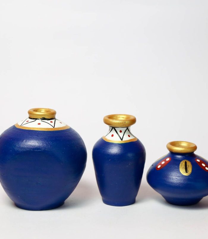 Blue-Warli-Hand-Painted-Earthen-Terracotta-Pots-Set-of-3-Pots-FrontView-BackView-RainbowFeathers.jpg