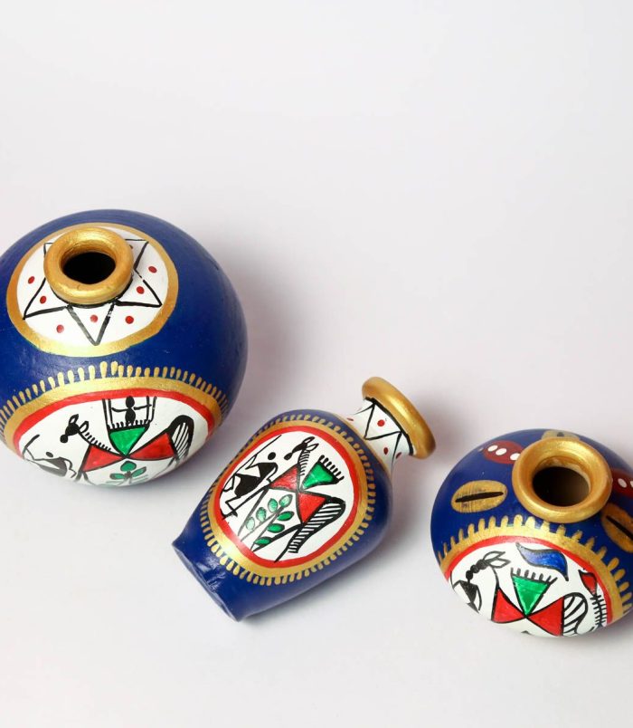 Blue-Warli-Hand-Painted-Earthen-Terracotta-Pots-Set-of-3-Pots-FrontView-UpperView-RainbowFeathers.jpg