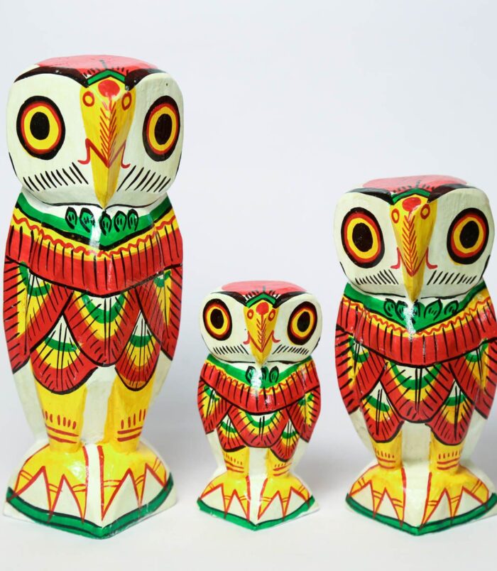 Wooden-Handmade-Wealthy-Owl-Family-Showpieces-Set-of-3-Owls–8-6-4-WhiteBG-RainbowFeathers.jpg