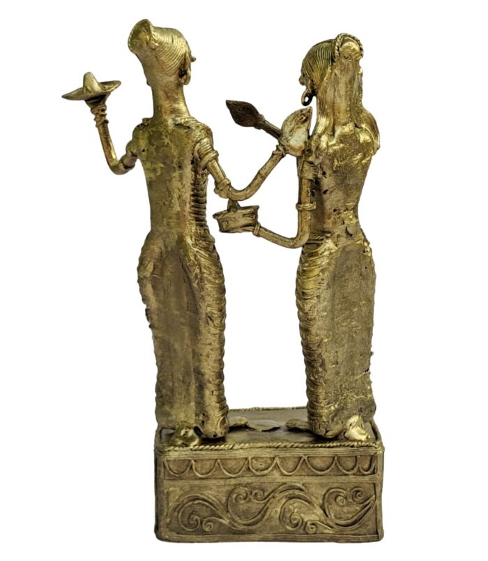 Dhokra-Sindur-Khela-Hand-Crafted-Decorative-Showpiece-WhiteBG-BackView-RainbowFeathers