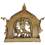 Dhokra-Devi-Durga-with-Gorgeous-Mor-Backdrop-WhiteBG-BackView-RainbowFeathers