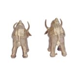 Dhokra-Pair-of-Bull-WhiteBG-BackView-RainbowFeathers