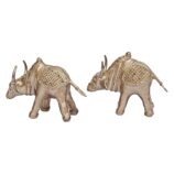Dhokra-Pair-of-Bull-WhiteBG-SideBack-RainbowFeathers
