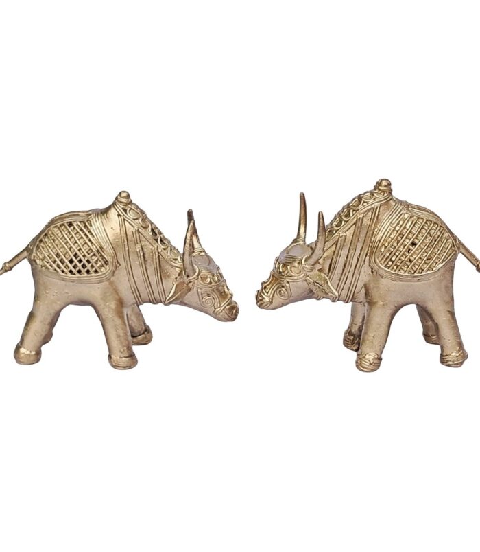 Dhokra-Pair-of-Bull-WhiteBG-SideView-RainbowFeathers